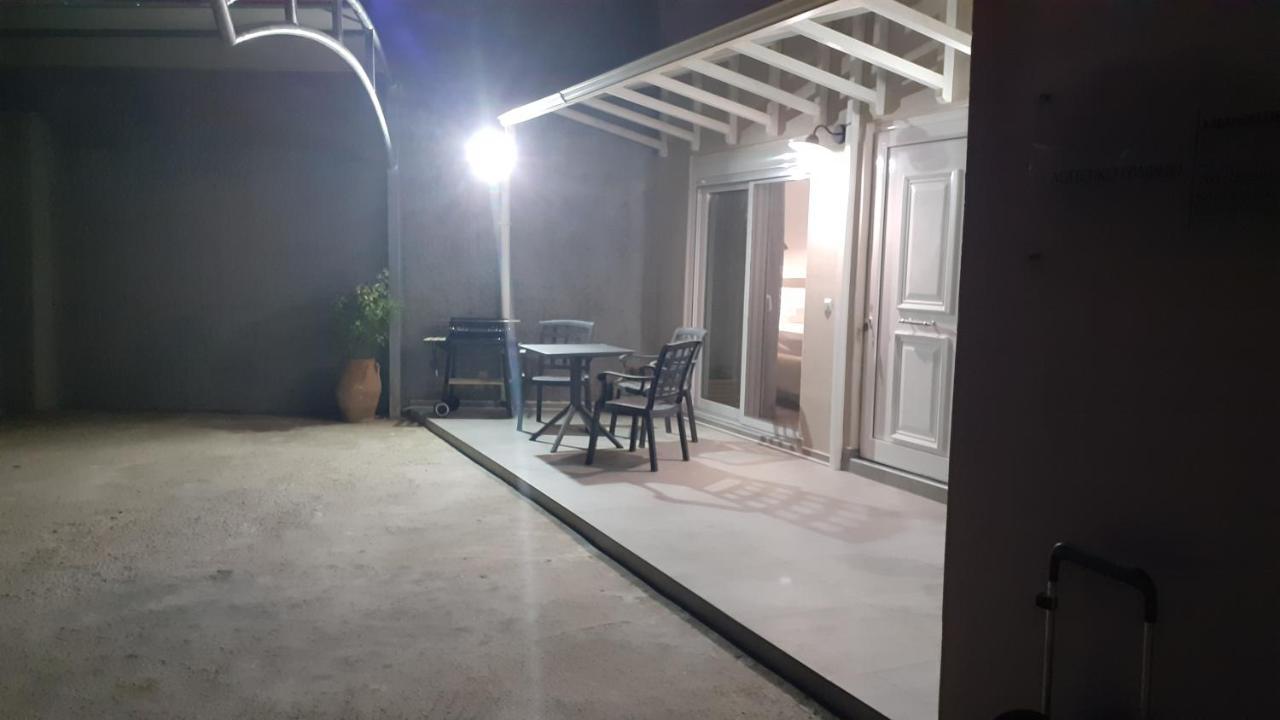 Appartement Giannis à Galatás Extérieur photo