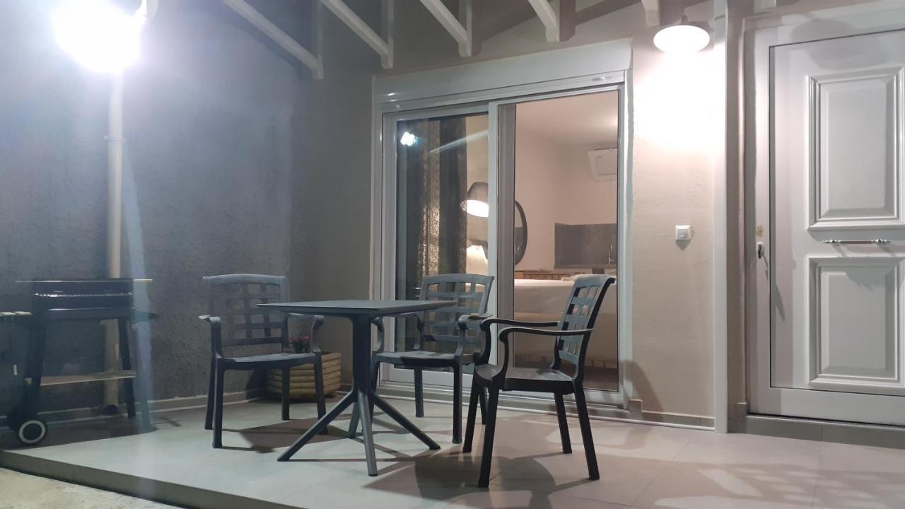 Appartement Giannis à Galatás Extérieur photo