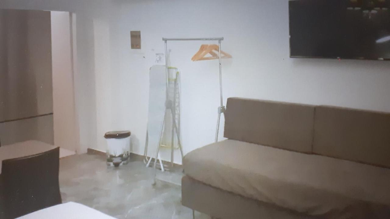 Appartement Giannis à Galatás Extérieur photo